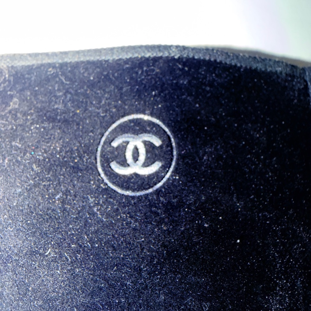 CHANEL MIROIR DOUBLE FACETTES
WITH CASE - Picture 3 of 7